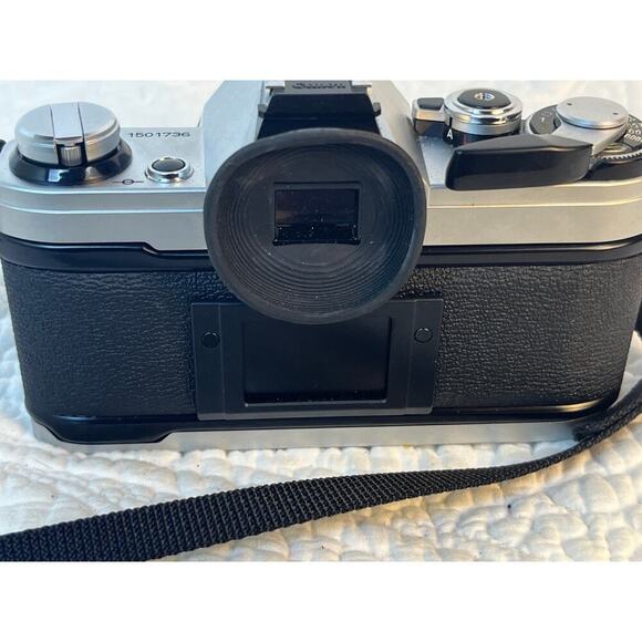 Canon AE-1 FD 50mm f/1.8 with Flash in Case Owners Manual and Gadg-IT Bag TESTED - Picture 9 of 15